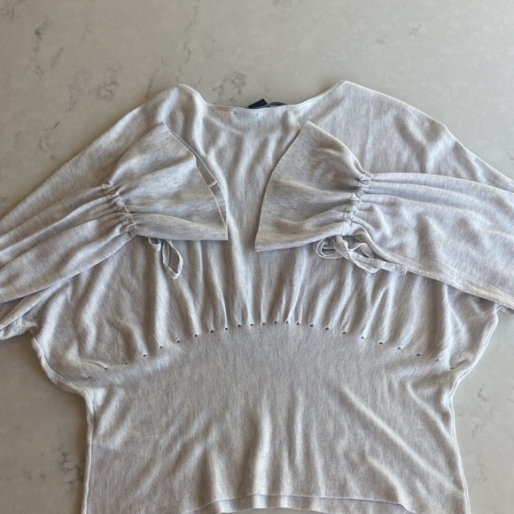 French Connection light gray sweater, size Large. - Picture 4 of 5